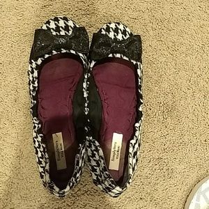 Simply Vera Vera Wang Flats